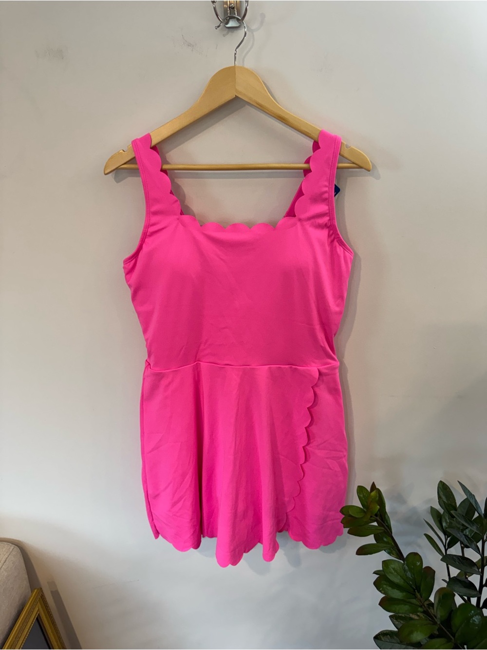 Attraco Women's Scalloped Side Slit Activewear Dress, Neon Pink, Sz L, NWT - Picture 3 of 13